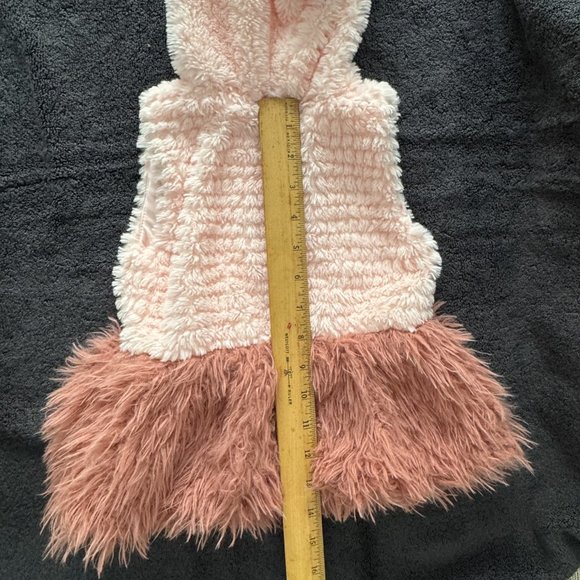 Little Lass Faux Fur Vest with Hood, Sequins , size 2T, EUC Adorable Stylish - Picture 8 of 10